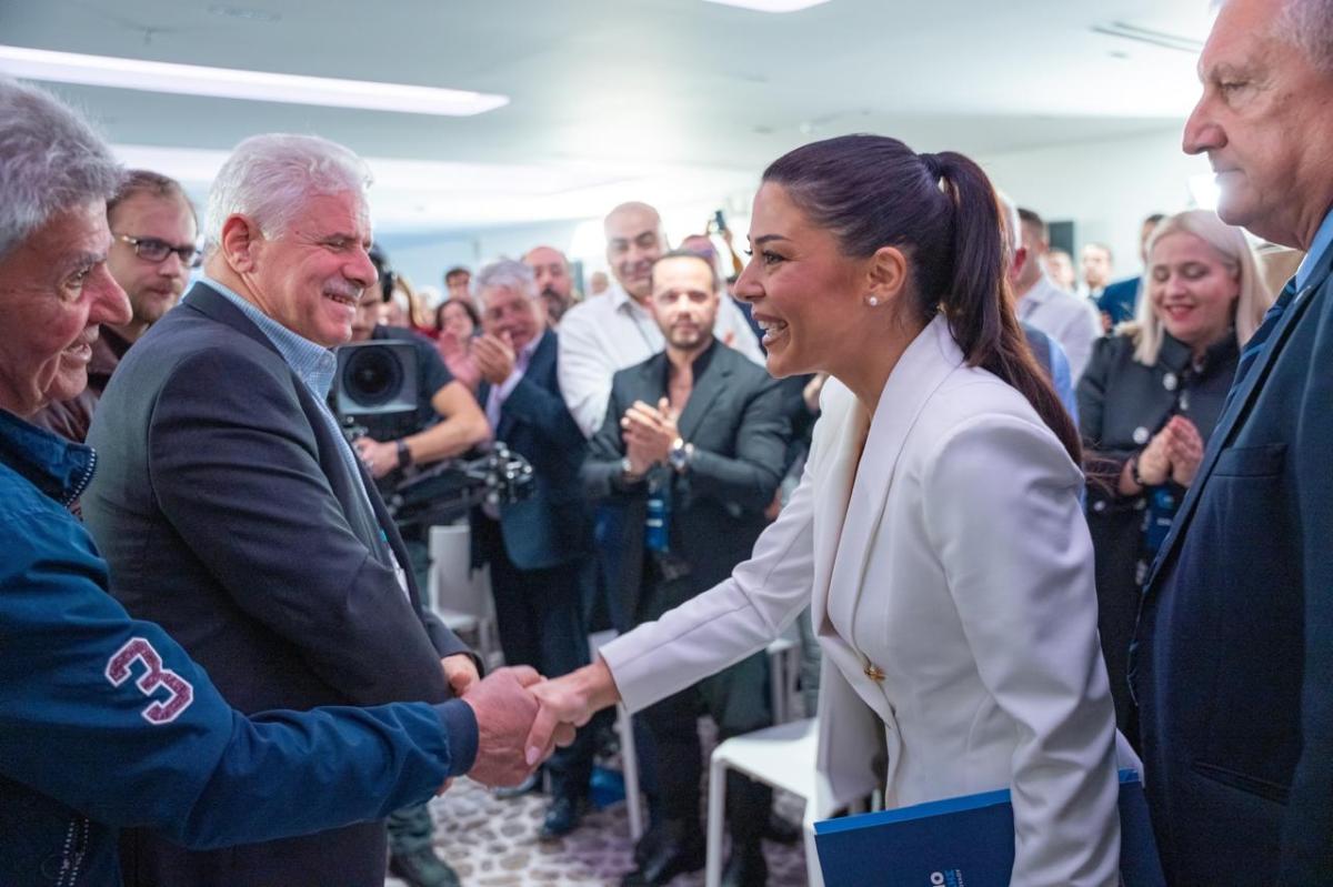 Πρώτο συνέδριο για τη «Φωνή Λογικής», εξελέγη ομόφωνα πρόεδρος η Αφροδίτη Λατινοπούλου 10 Sinedrio foni logikis 11