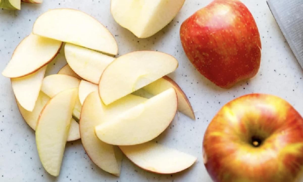 Ένα πανεύκολο κόλπο για να μην μαυρίζουν τα κομμένα φρούτα σας 1 stigmiotypo othonis 2025 12 16 03.10.48