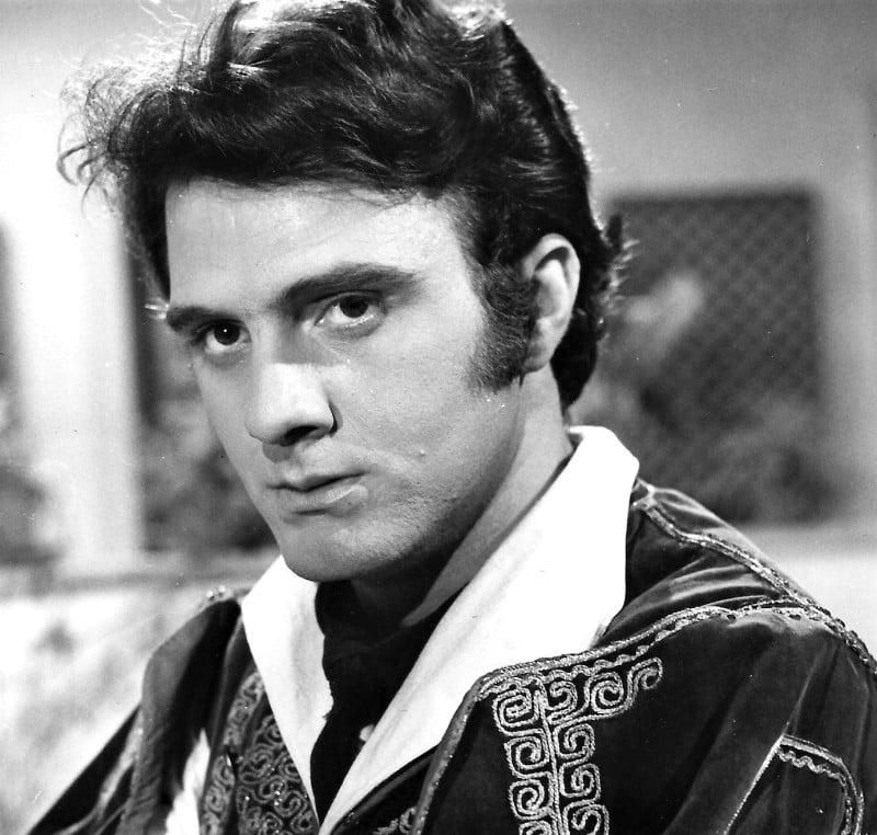 Θυμάστε τον ηθοποιό Παύλο Λιάρο; Δείτε πως είναι στα 80 του ο κινηματογραφικός «γιος» του Λάμπρου Κωνσταντάρα 1 1 30 1