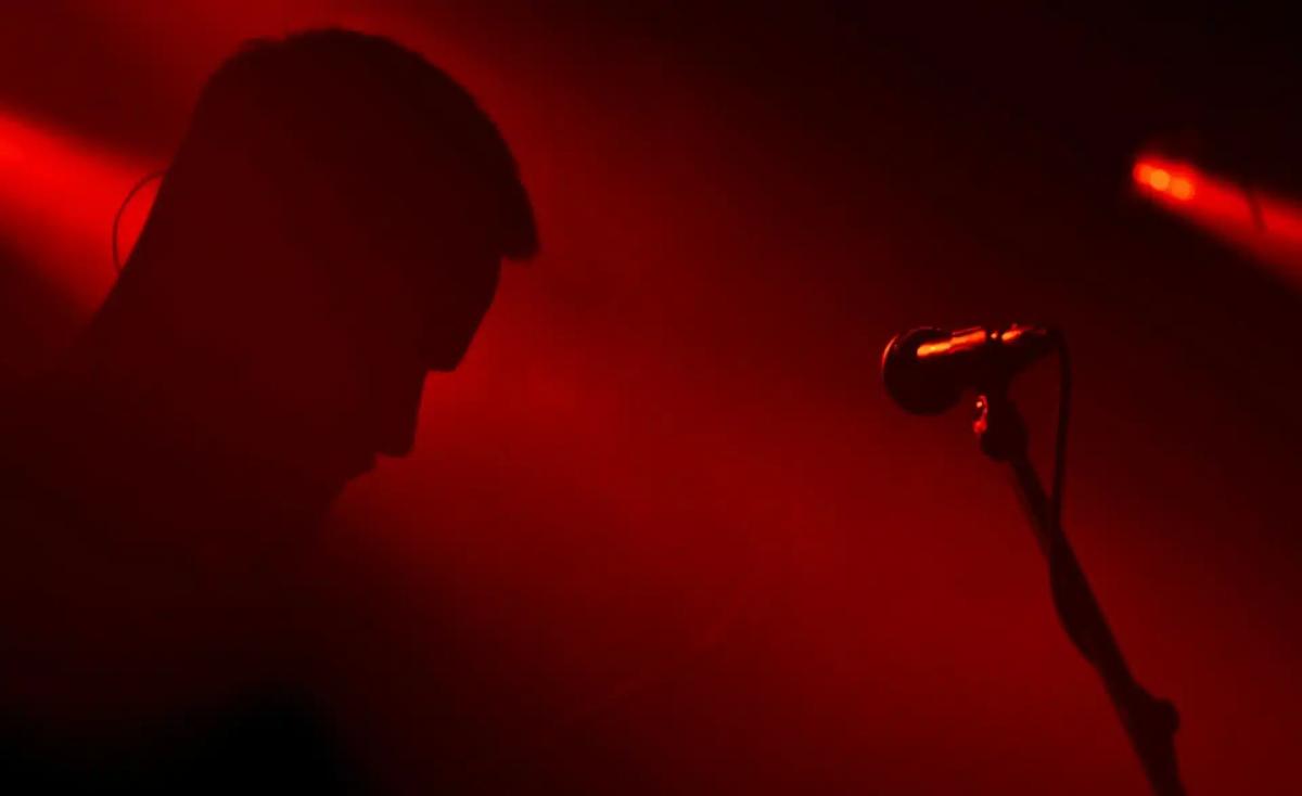 Ασέλγεια tragoudisths