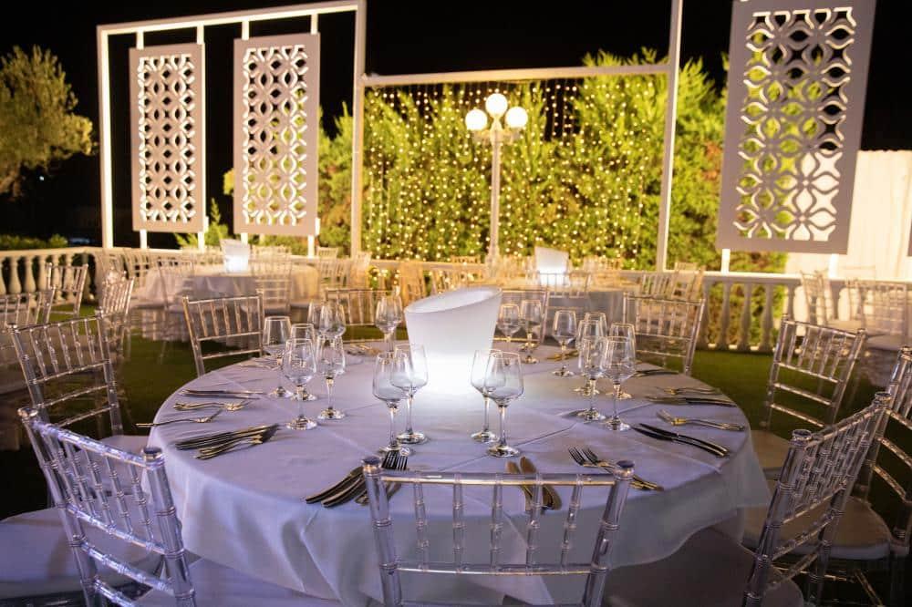 Το bachelor τίναξε τον γάμο στον αέρα – Αφρικανοί χορευτές έστειλαν νοσοκομείο νύφη, πεθερά και κουμπάρα 1 169.627759f2612de6346ac040e2dacb0dcd