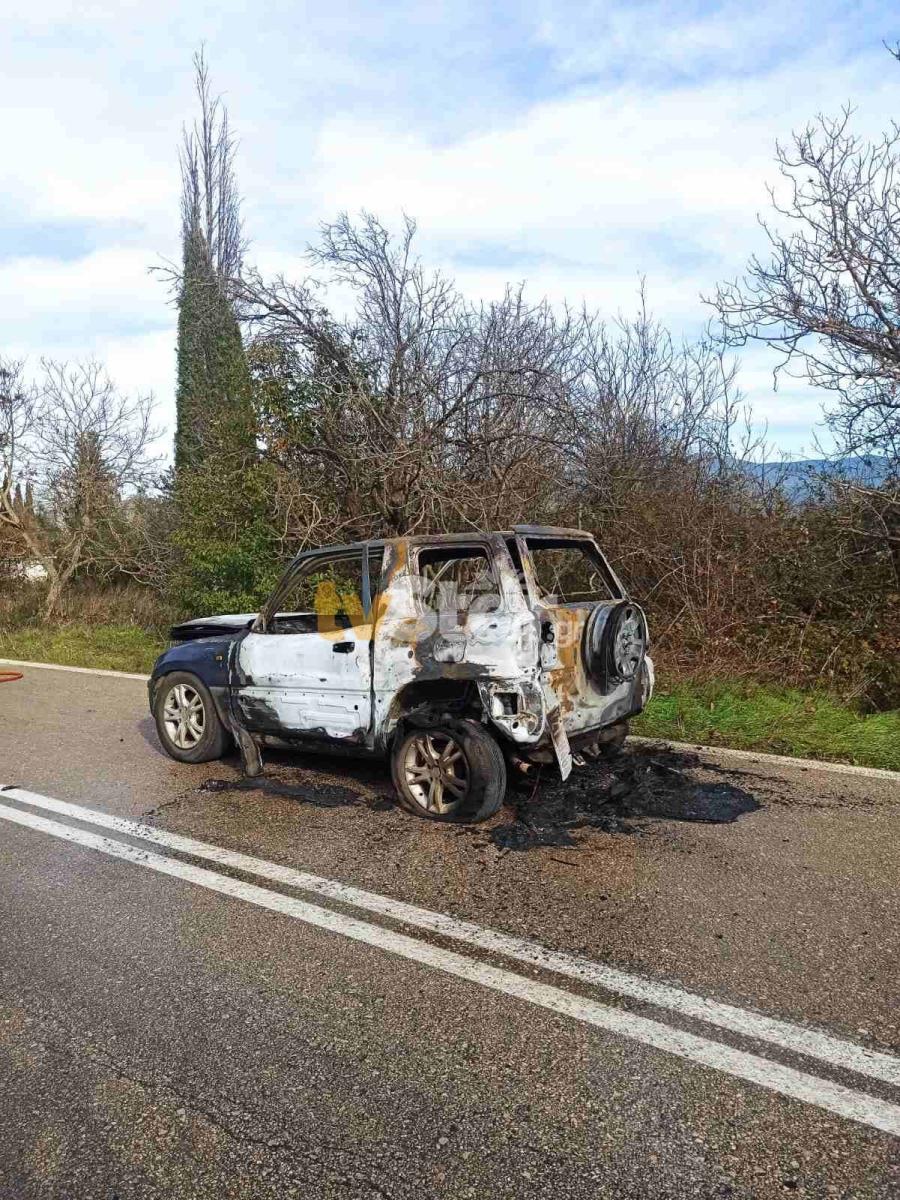 Τραγωδία: Κάηκε μέσα στο αυτοκίνητό του ενώ την ίδια ώρα καιγόταν και το σπίτι του 2 202512161204573386