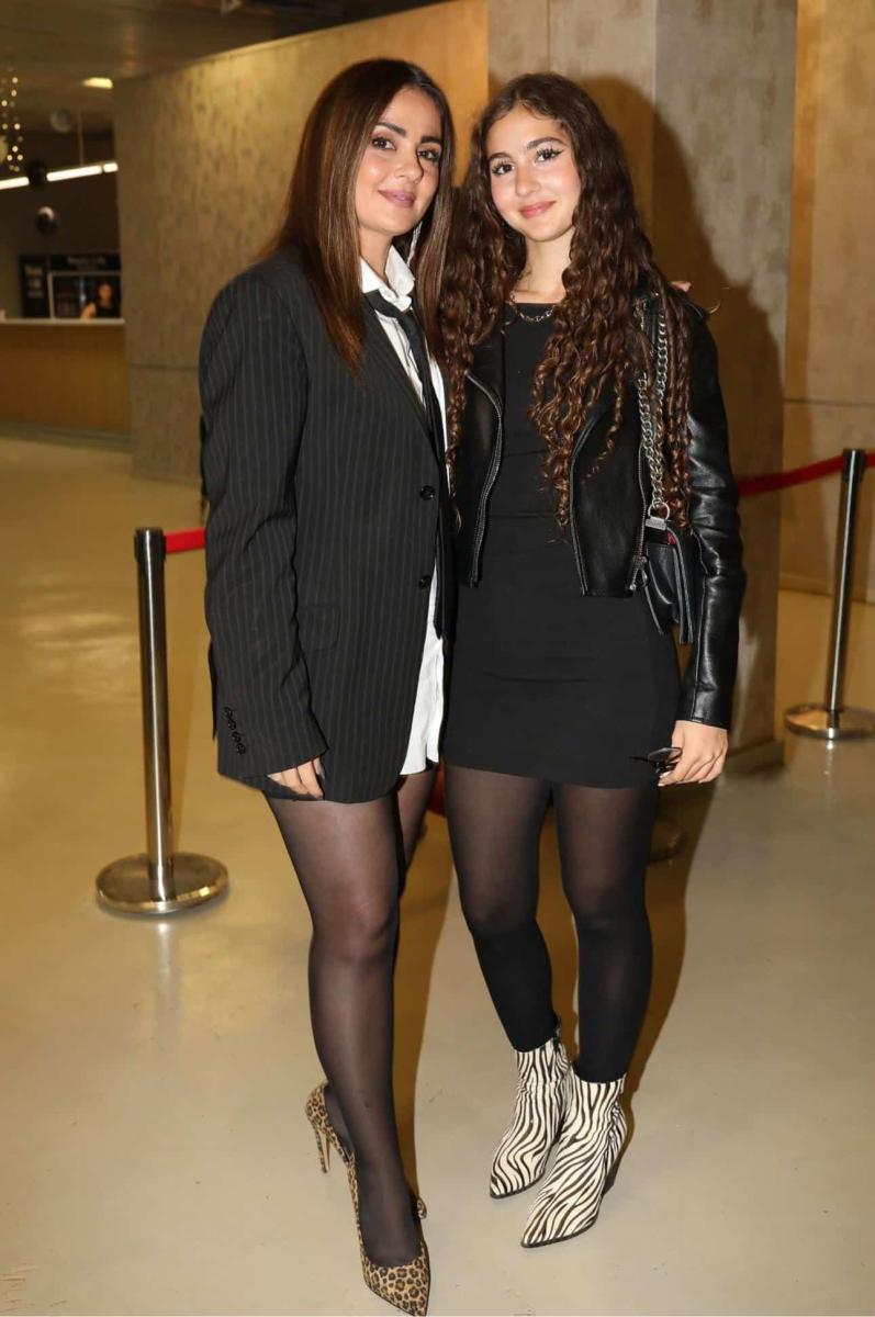 Μακρύ κατσαρό μαλλί, πιο ψηλή από την μαμά της: Η Λυδία Παπαγιάννη είναι ο κλώνος της Αγγελικής Δαλιάνη, ομοιότητα σοκ 2 aggeliki daliani kori