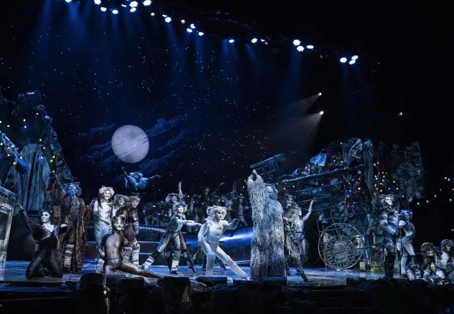 Μακρύ κατσαρό μαλλί, πιο ψηλή από την μαμά της: Η Λυδία Παπαγιάννη είναι ο κλώνος της Αγγελικής Δαλιάνη, ομοιότητα σοκ 3 237