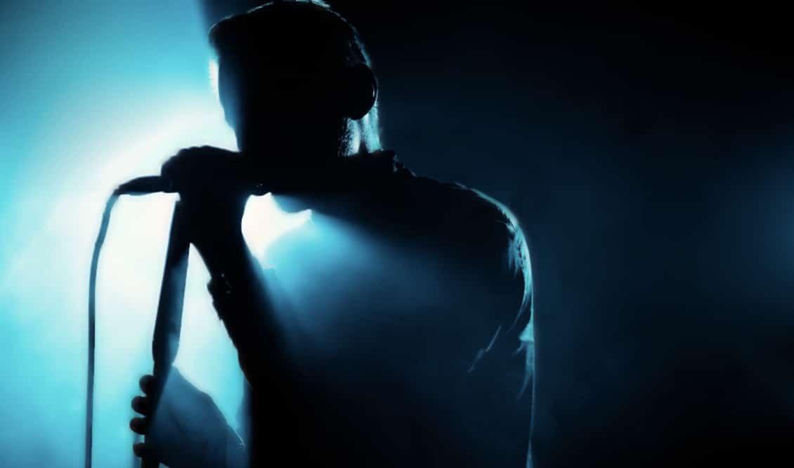 tragoudistis kataggelia apantisi