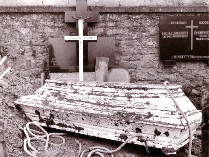 Πέθανε μετά από 67 συνεχόμενους εξορκισμούς - Η «υπόθεση της Ανελίζε» που αναστάτωσε τη Γερμανία και έγινε ταινία 7 79d9e1 11