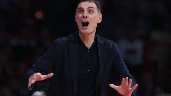 Αναλαμβάνουν