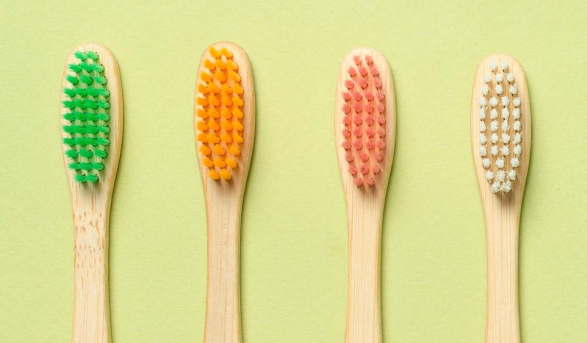Σταματήστε να πετάτε τις παλιές οδοντόβουρτσες. Δείτε εδώ 10 έξυπνα κόλπα για να τις χρησιμοποιήσετε στο σπίτι 3 stigmiotypo othonis 2025 11 09 03.48.38