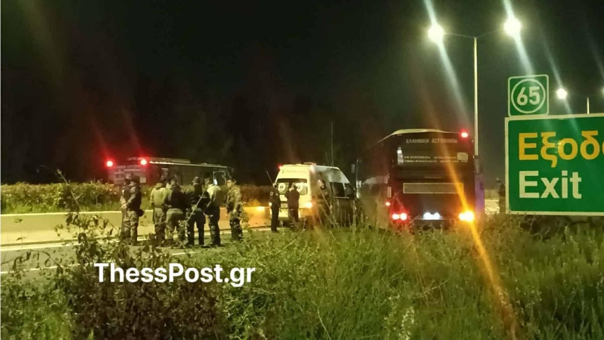 Ατύχημα-σοκ: Ασθενοφόρο έπεσε πάνω σε γεμάτη κλούβα της Αστυνομίας 5 unknown 6