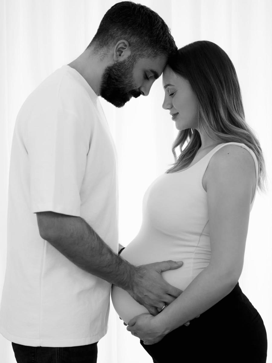 Έγκυος η Άννα Κορακάκη - Οι τρυφερές φωτογραφίες και το φύλο του μωρού 1 1 42