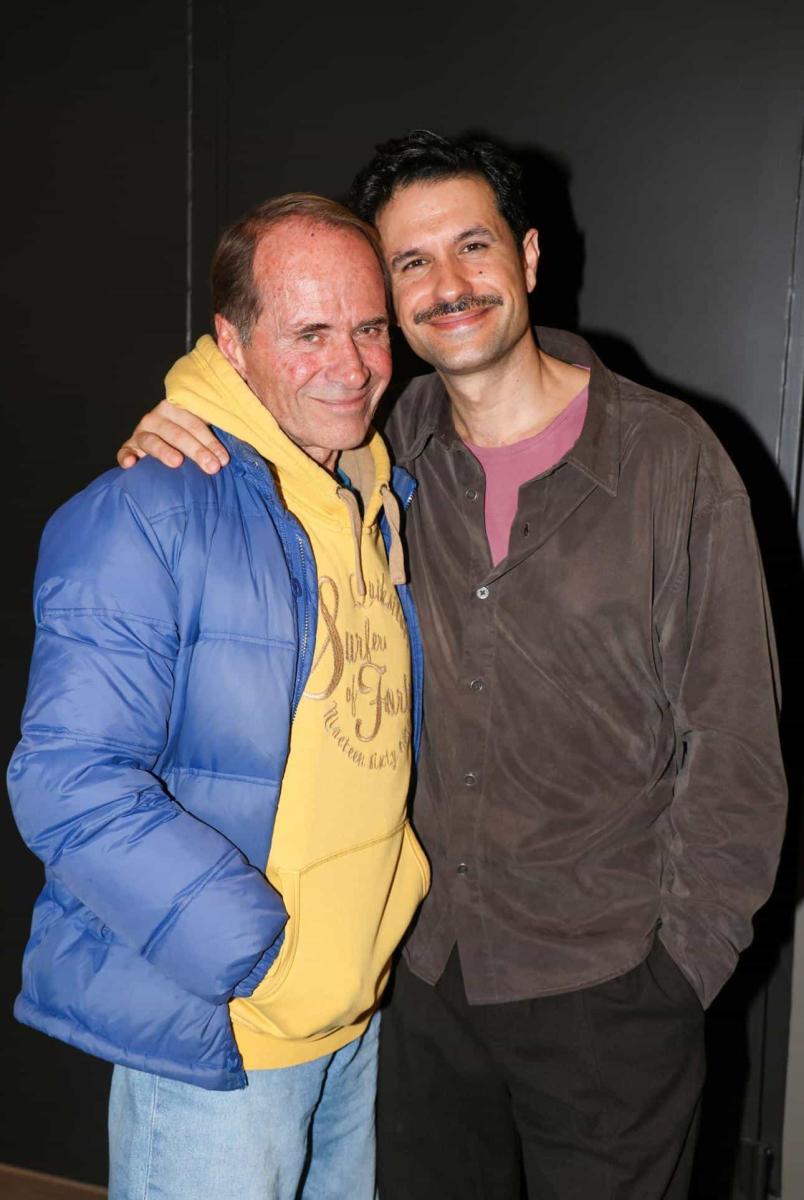 Η σπάνια εμφάνιση του Πασχάλη Τσαρούχα και της Θεοφανίας Παπαθωμά με τον 19χρονο γιο τους 3 avgoustidis