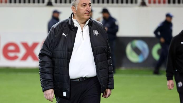 Οργή Μπούση για τη διαιτησία στο ΑΕΚ-ΟΦΗ - Για ποια φάση φωνάζει (ΦΩΤΟ-Vid)