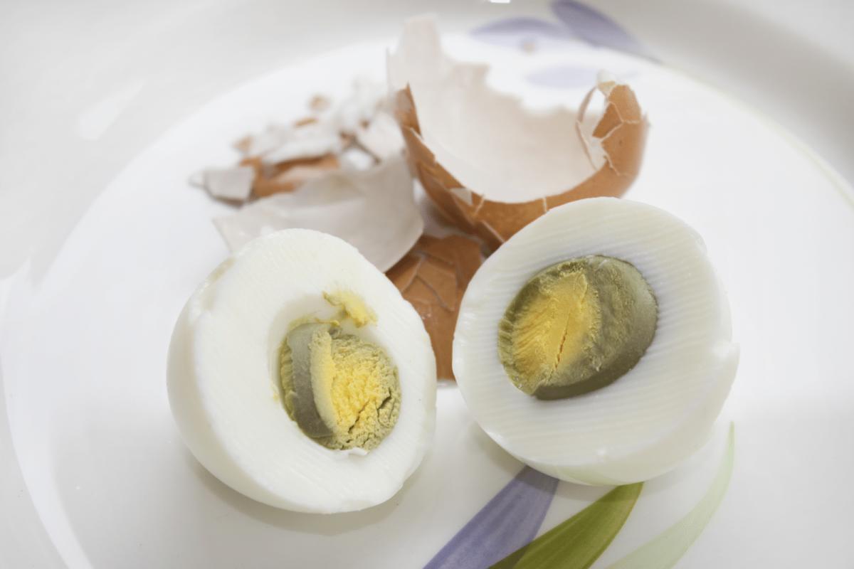 hard boiled egg 1600x1067 1