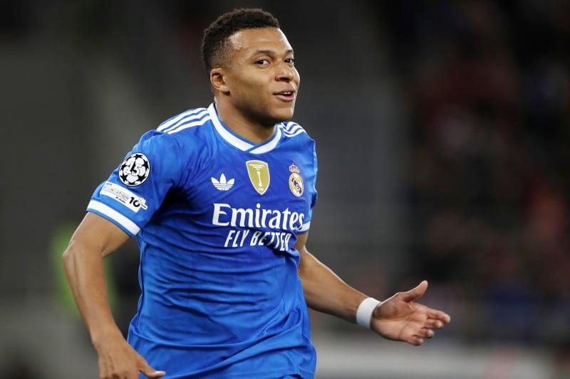 Η Marca αποθεώνει τον Παυλίδη δίπλα σε Κέιν-Εμπαπέ!