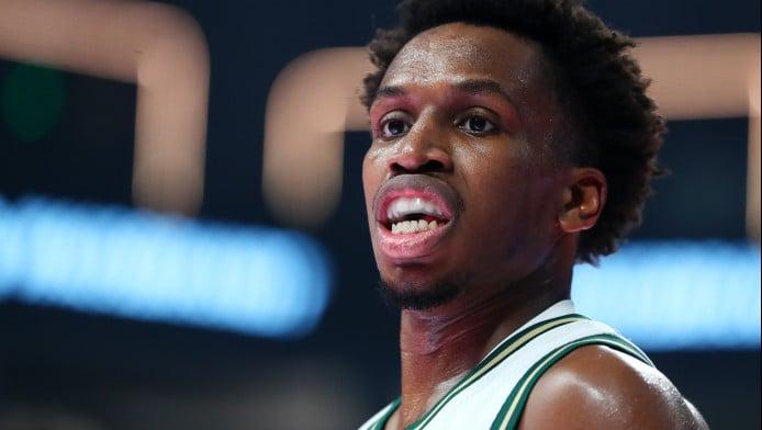 Τρομερή ασίστ: Από την… τρύπα της βελόνας ο Σορτς για τον Χολμς (ΒΙΝΤΕΟ)