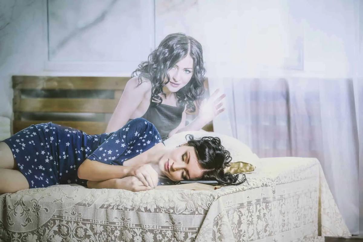 dreams deceased loved one