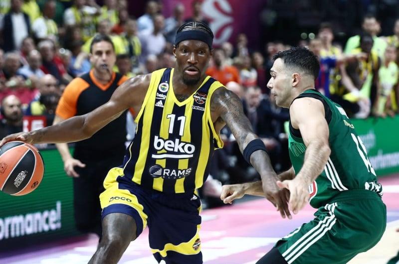 Ο Νάιτζελ Χέιζ-Ντέιβις κόντρα στον Παναθηναϊκό