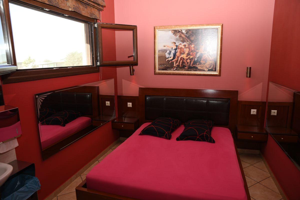 1 oikos epoxhs soula