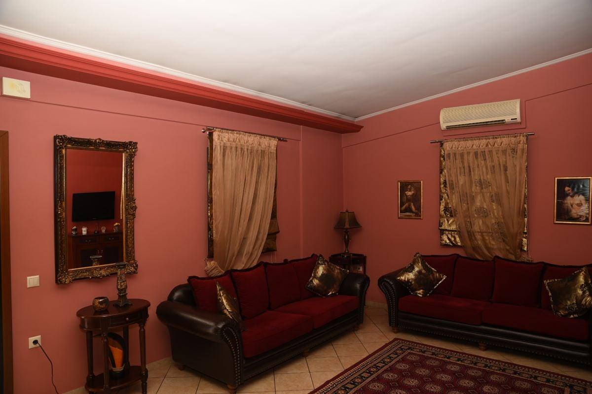 8 oikos epoxhs soula