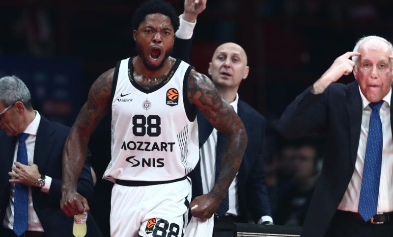 Σε τεντωμένο σχοινί οι σχέσεις Τζόουνς - Παρτιζάν: Τους το... ανακοίνωσε!