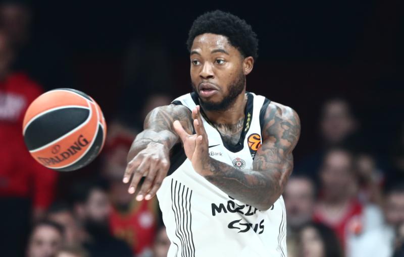 "Πάγωσαν" σε Ολυμπιακό - Ανατροπή με Τζόουνς λόγω... ΑΕΚ!