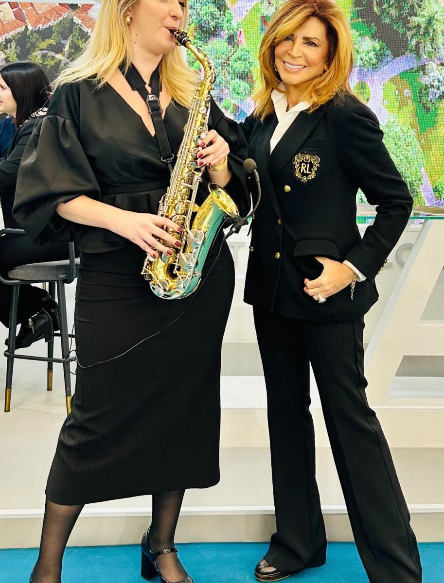 Μιμή Ντενίση: Ποζάρει με την κόρη της, Μαριτίνα και στέλνει ένα ηχηρό μήνυμα για το νέο έτος 5 mimi 4