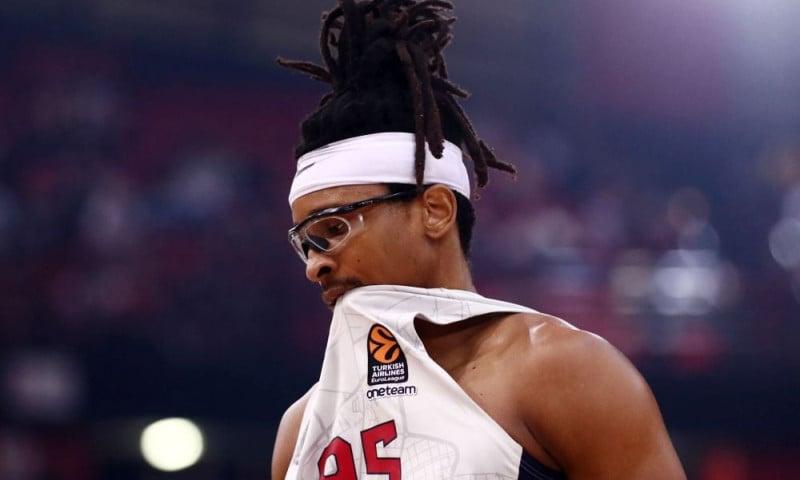 Αμφιβολίες Μονέκε για Τζόουνς & Ολυμπιακό - Ατάκα για Βεζένκοφ, Πίτερς