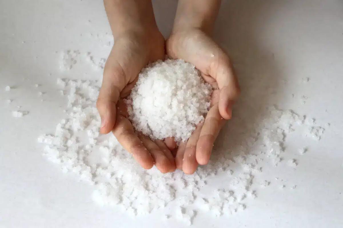 sea salt in hands for toilet 25
