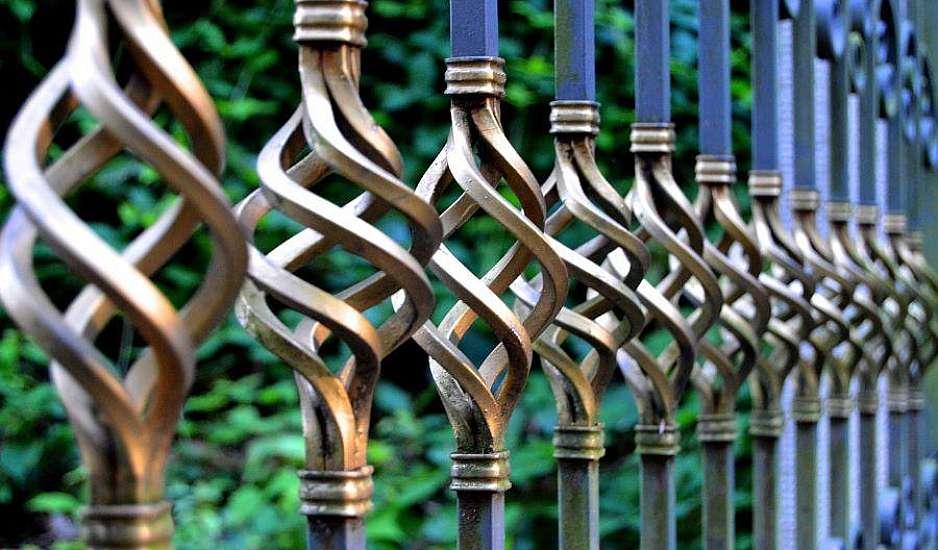 Το μυστικό της γιαγιάς: Εξαφανίστε τη σκουριά από τα κάγκελα, με δύο κινήσεις και ένα υλικό από την κουζίνα σας 1 greenthumb