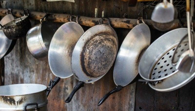 Το μυστικό της γιαγιάς: Εξαφανίστε τη σκουριά από τα κάγκελα, με δύο κινήσεις και ένα υλικό από την κουζίνα σας 2 to mystiko tis giagias exafaniste ti skoyria apo ta kagkela me dyo kiniseis kai ena yliko apo tin koyzina sas