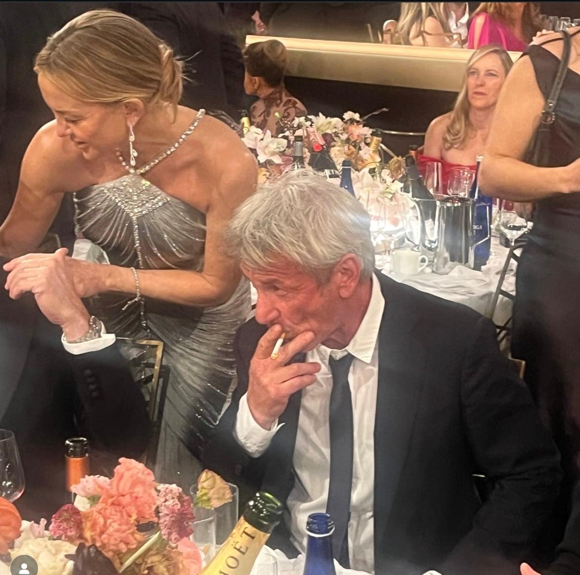 O Σον Πεν άναψε τσιγάρο μέσα στις Χρυσές Σφαίρες και άφησε άφωνο το κοινό 2 stigmiotypo othonis 2026 01 13 00.00.21