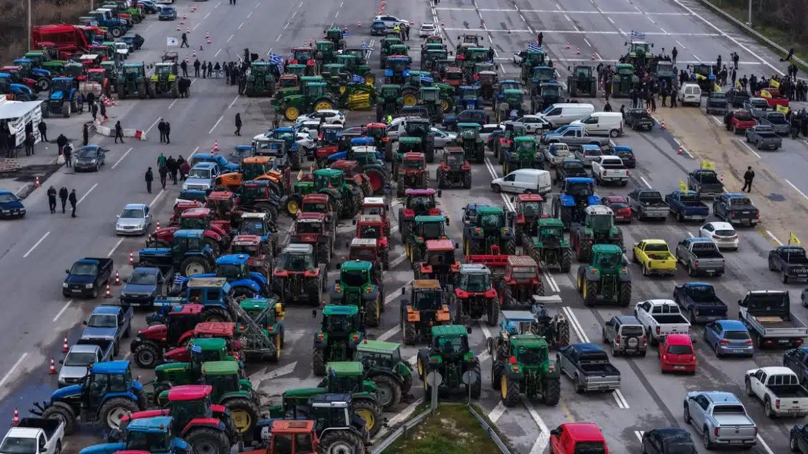 Αυτοί είναι οι αγρότες που θα συναντήσουν τον Μητσοτάκη στις 15:00 1 agrotes2 maketa