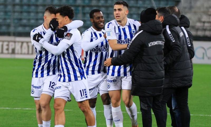 Oι παίκτες του Ατρομήτου πανηγυρίζουν