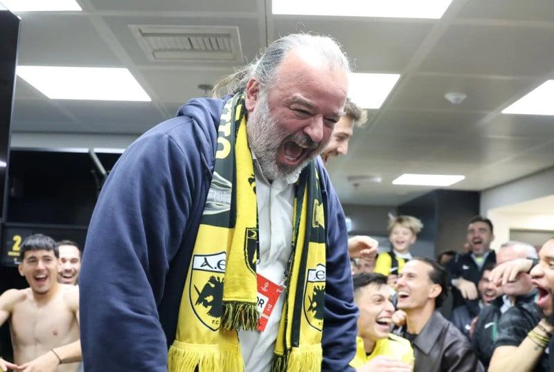 Ηλιόπουλος: "Ο λόγος μου μετράει και σε χαρτοπετσέτα - Δέσμευση 1,5 εκατ."