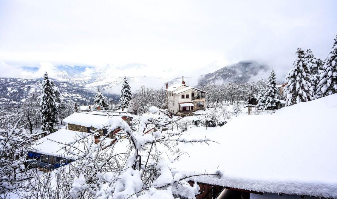 ektakta metra idiotikos tomeas kakokairia