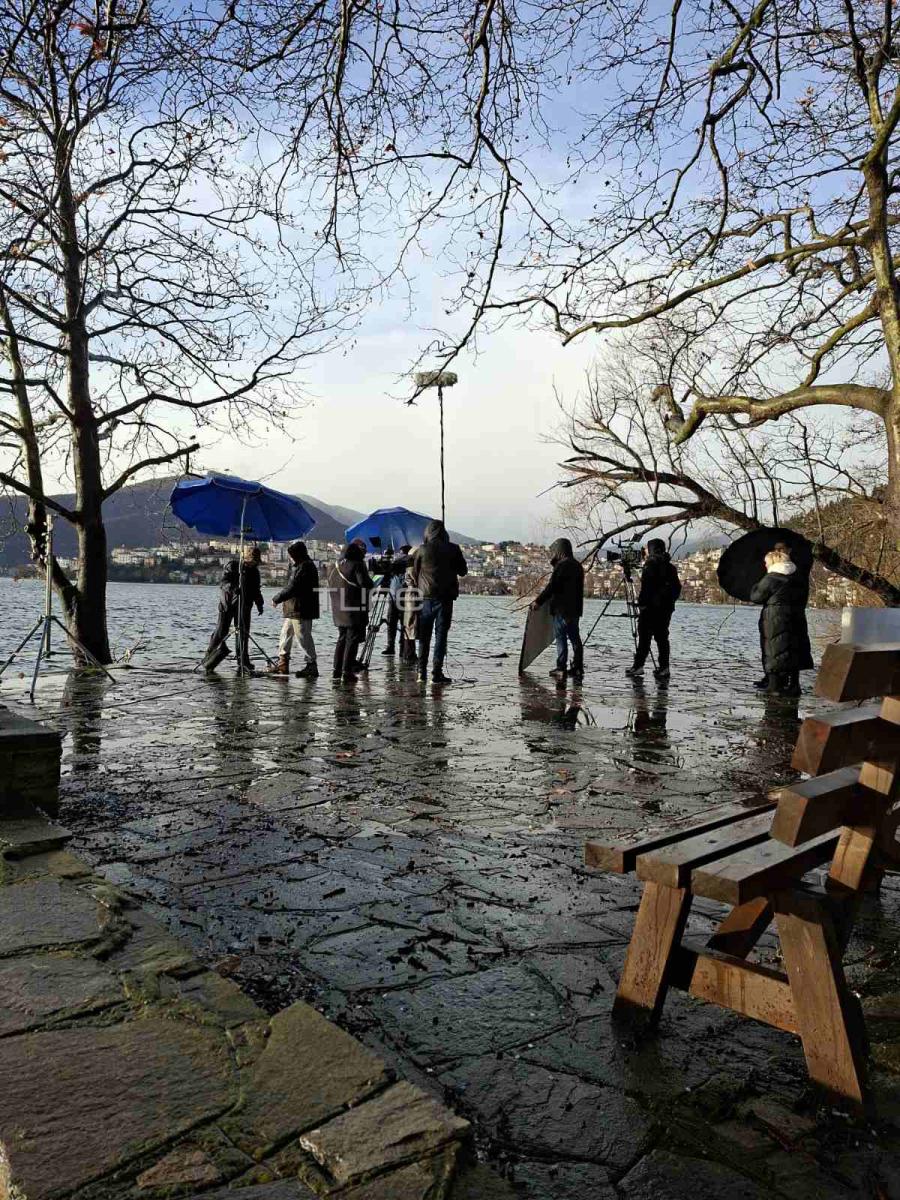 Δημήτρης Λάλος και Μαριλίτα Λαμπροπούλου στην Καστοριά - Αποκλειστικές φωτογραφίες 2 mianyxta mono2