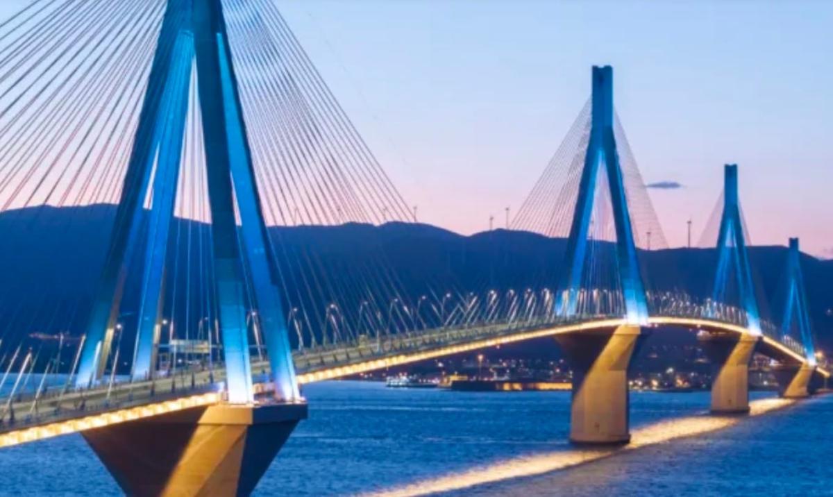 Άνδρας προσπάθησε να πηδήξει από τη γέφυρα Ρίου-Αντιρρίου – «Είμαι αγρότης που έχει πολλά χρέη», υποστήριξε 1 stigmiotypo othonis 2026 01 23 00.01.56