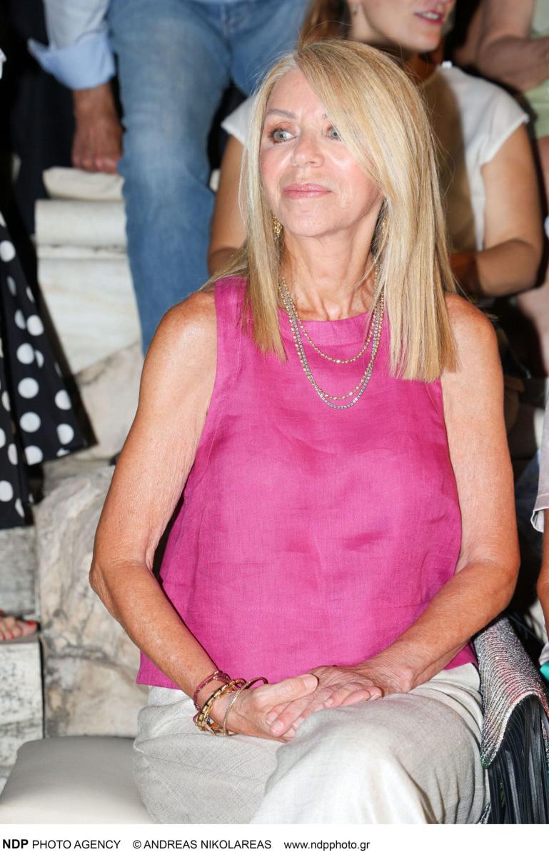 Πολυτάραχη ζωή για την Έλλη Στάη - Αυτοί είναι οι 5 γάμοι της δημοσιογράφου 1 1 6 scaled