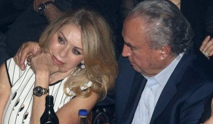 Πολυτάραχη ζωή για την Έλλη Στάη - Αυτοί είναι οι 5 γάμοι της δημοσιογράφου 5 oi pente gamoi tis ellis stai oi ischyroi antres tis sidiras kyrias kai ta epeisodiaka diazygia 5