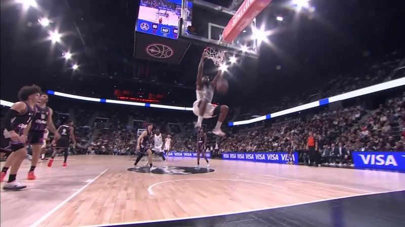 Ασίστ χωρίς να βλέπει ο Αβράμοβιτς (ΒΙΝΤΕΟ)