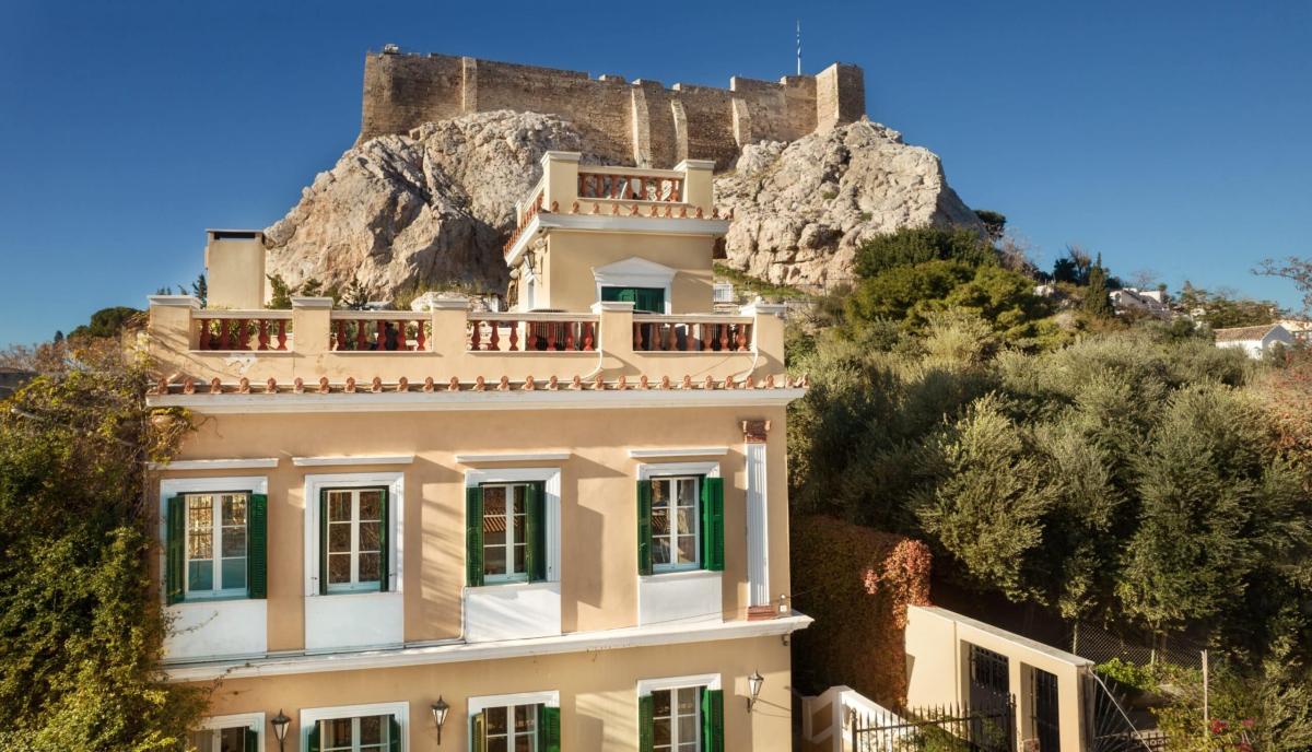sothebys greece acropolis hideaway 2025 01 20 17 15 16 754124 e1737704680876 scaled