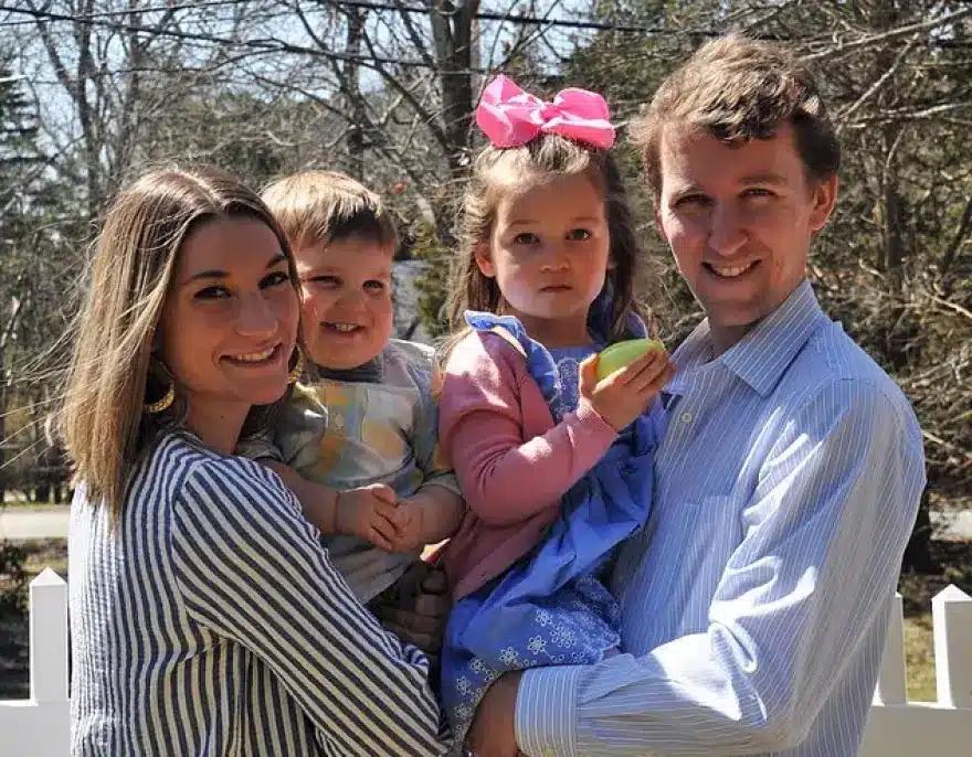 Φρικτή υπόθεση στη Μασαχουσέτη: Έστειλε τον σύζυγό της για φαγητό, έπνιξε τα παιδιά της με λάστιχα γυμναστικής και πήδηξε στο κενό 4 masaxouseti fonos 2