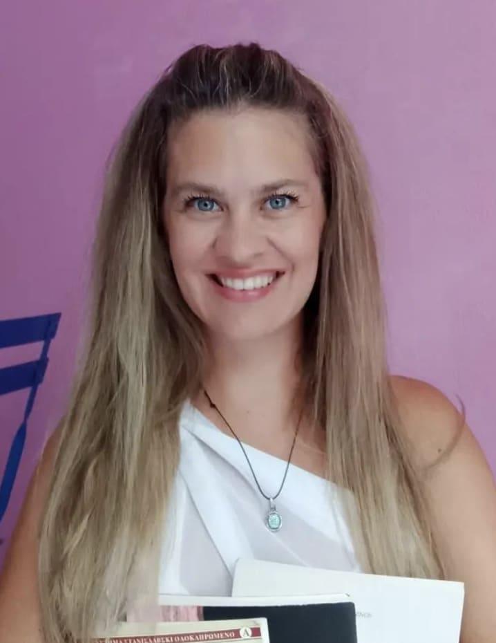 Είναι δασκάλα, δείχνει κούκλα: Τι κάνει σήμερα η Γωγώ από το «Το καφέ της Χαράς», 20 χρόνια μετά 2 stigmiotypo othonis 2024 09 28 22.21.34