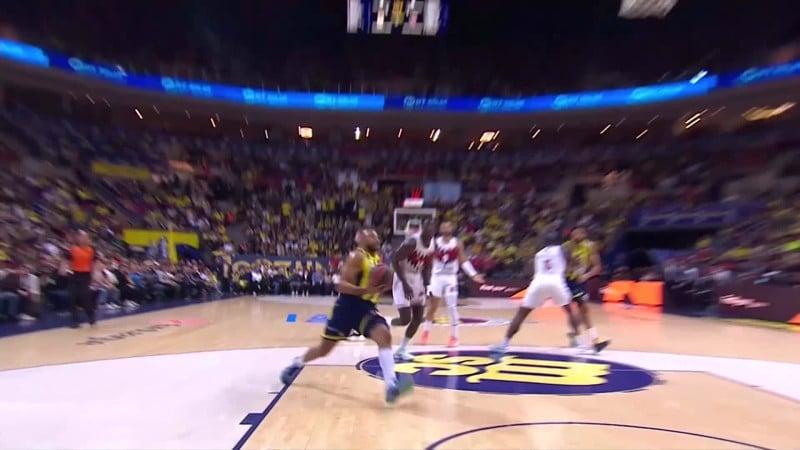 Σίμονς ύψωσε, Ντιακιτέ κάρφωσε (ΒΙΝΤΕΟ)