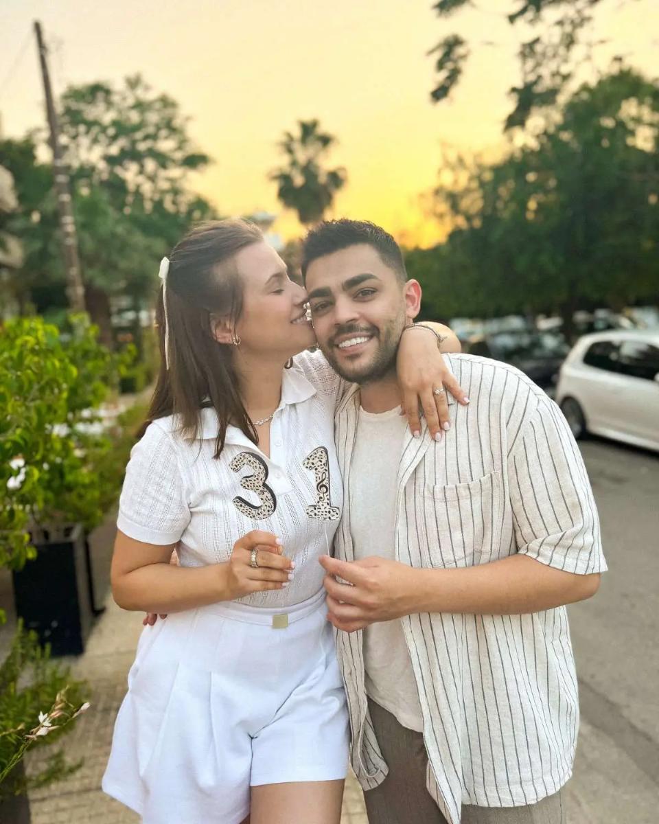 Σαντικάι: «Το παιδί μου είναι Αλβανός, λόγω του πατέρα του! Το “δεν θα γίνεις Έλληνας ποτέ, Αλβανέ” δεν το ακούω καν» 1 narges santikai1.jpg