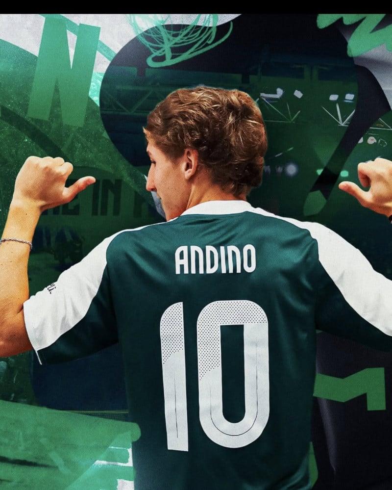 Χαμός με ΦΩΤΟ του Αντίνο από τη... Θύρα 7 - Την κατέβασε μετά το κράξιμο!