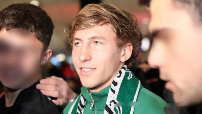 Χαμός με ΦΩΤΟ του Αντίνο από τη... Θύρα 7 - Την κατέβασε μετά το κράξιμο!