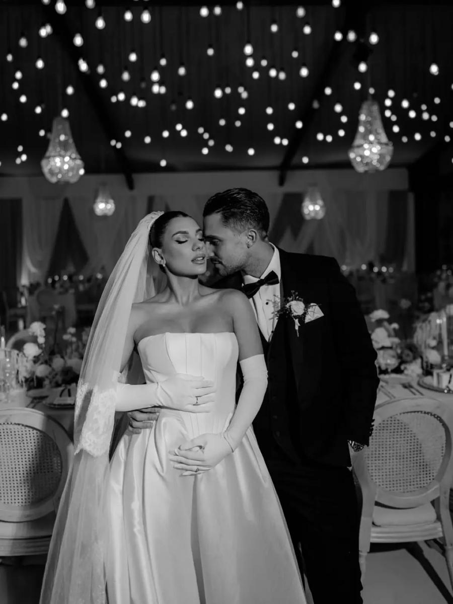 Σάκης Κατσούλης & Μαριαλένα Ρουμελιώτη: «Μαζί για πάντα» – Το παραμυθένιο άλμπουμ του γάμου τους 4 sakis katsoulis marialena roumelioti gamos 4.jpg