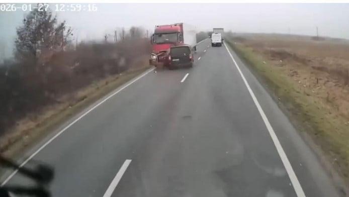 Το πόρισμα της αστυνομίας για το δυστύχημα - Τι συνέβη τελικά στο βαν (Vid)