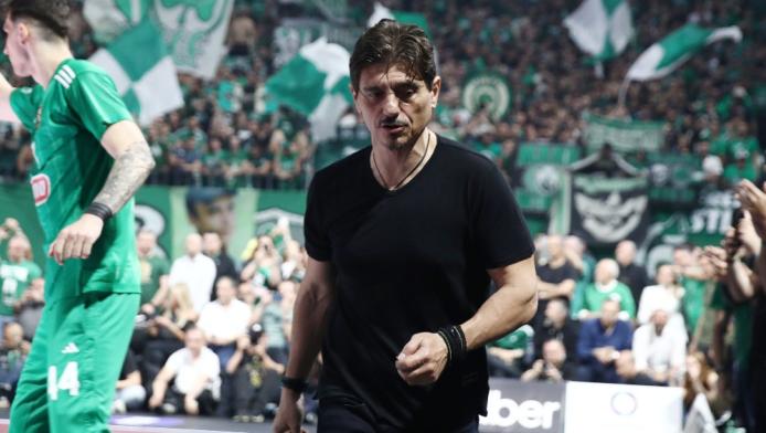 Μήνυμα Γιαννακόπουλου: "Αφού δεν ακούτε εμένα, ακούστε έστω τον κόσμο!"